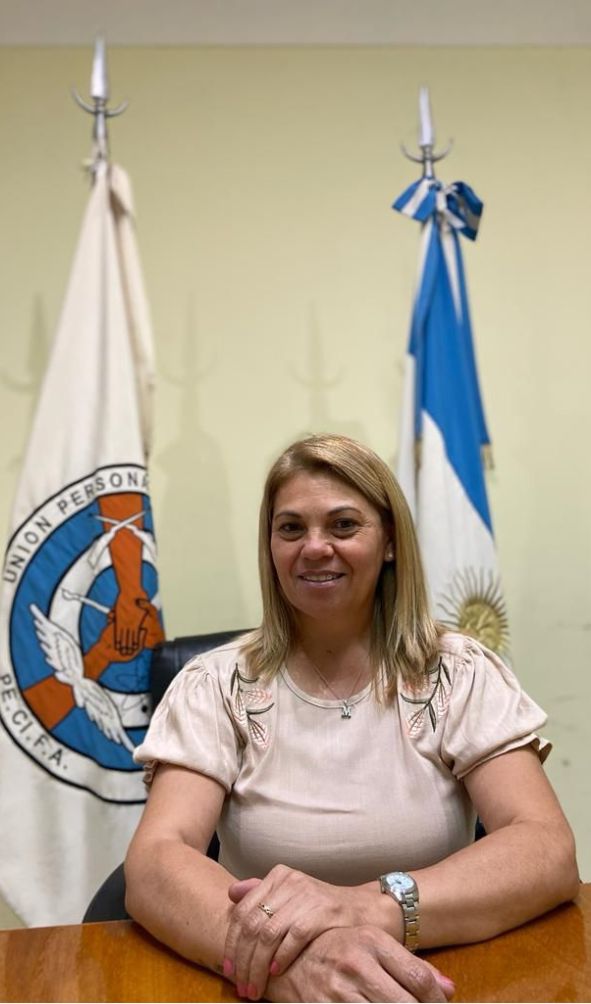 ÁLVAREZ, María del Valle
